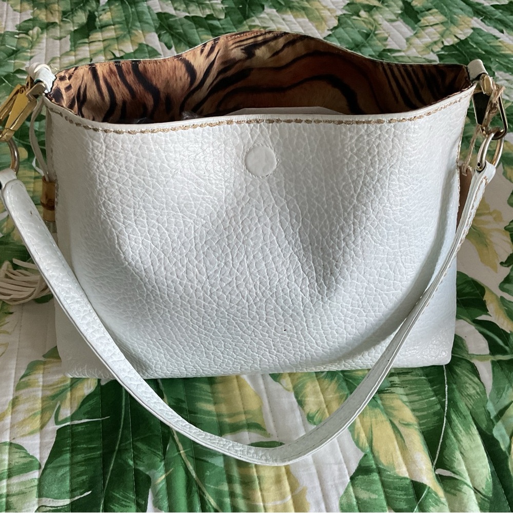 Plinio Visona White Shoulder Bag with Tiger-Print Lining